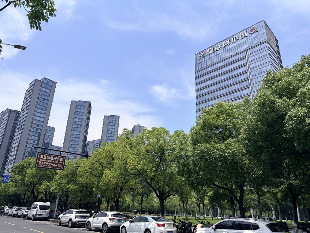 宇树科技IPO在即!“平均每平方公里超1家上市公司”,解码杭州滨江区靠硬科技跑出的城市价值逻辑